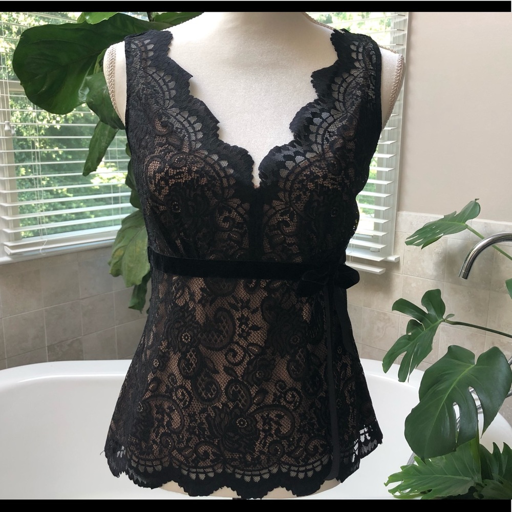 Ann Taylor loft balcony lace top